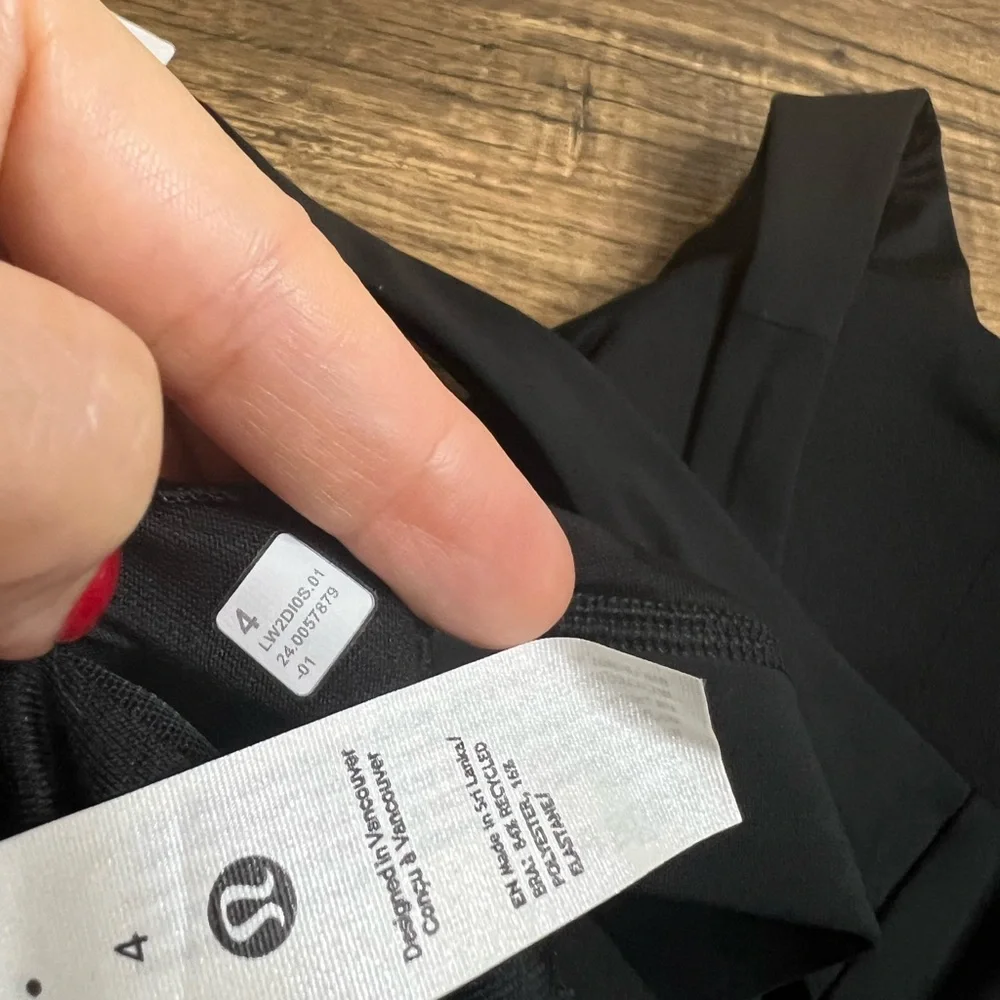 Lululemon Envital Bra D/DD Cup Black Size 4 NWT Medium Support - Picture 6 of 6